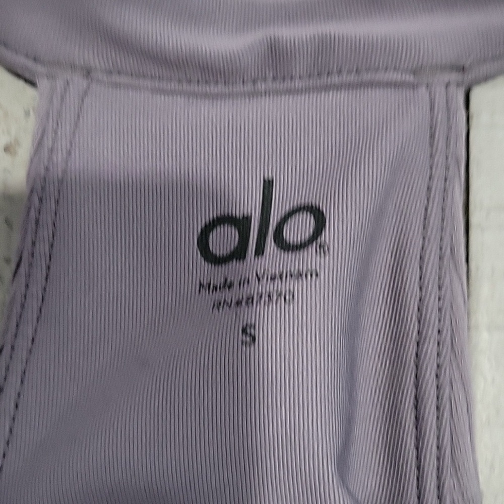 ALO Yoga Lavender/Grey Leggings and Tank Set - Picture 4 of 7